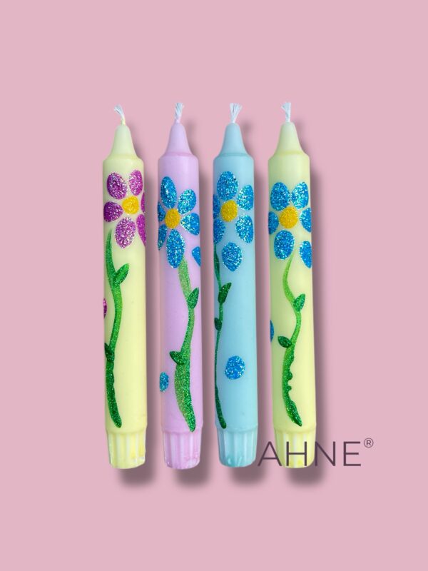 4STK HÅNDLAVET STEARINLYS MED GLITTER BLOMSTER