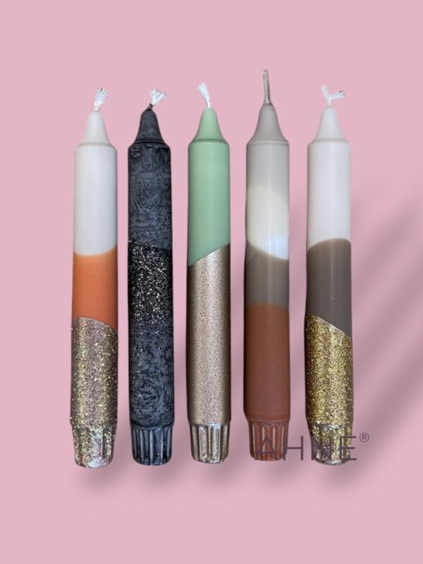 5STK HÅNDLAVET STEARINLYS i neutrale farver med glitter og lak