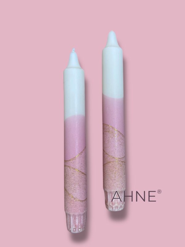 1STK HÅNDLAVET STEARINLYS I CREME OG ROSA MED GULD GLITTER